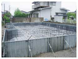 基礎工事3/11:防湿シート・型枠・配筋
